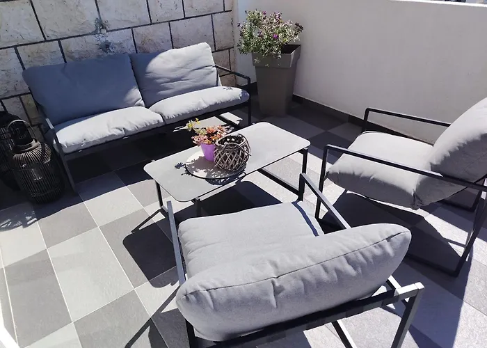 Buzolic 1 Hvar Bed and breakfast
